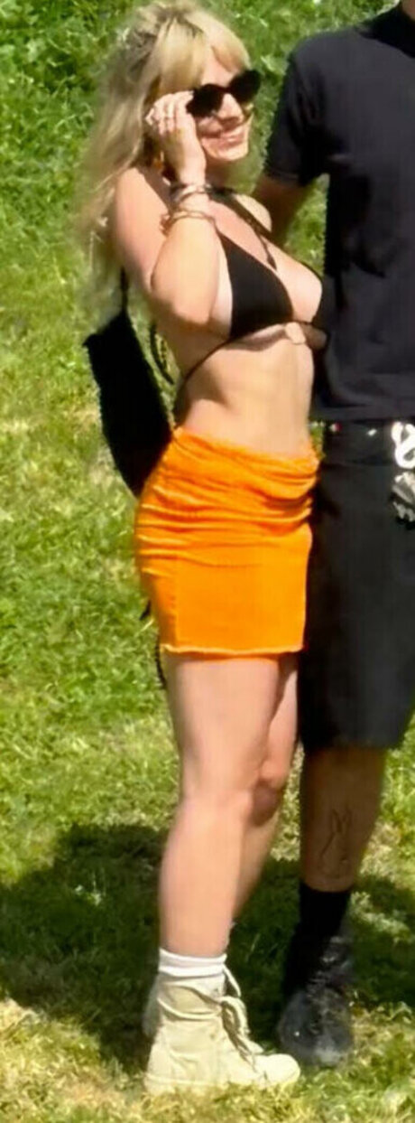 Ella Ballentine Profile pic