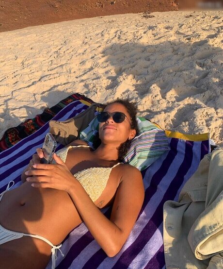 Lou Llobell pornstar naked pics