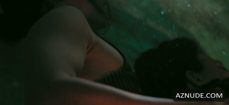 Lou Llobell model erotic pic