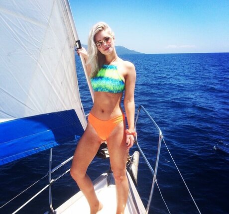 Jess Davies exclusive star photo