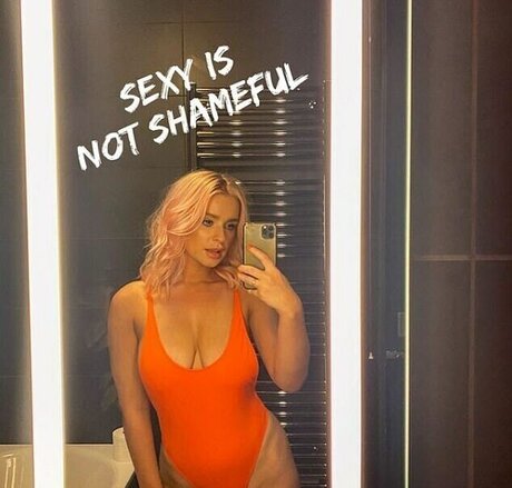 Jess Davies model top pics