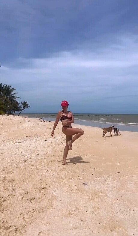 Natallia Rodrigues model art galleries