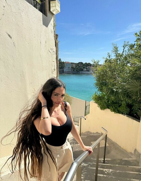 Sunmerjoy exclusive star photo