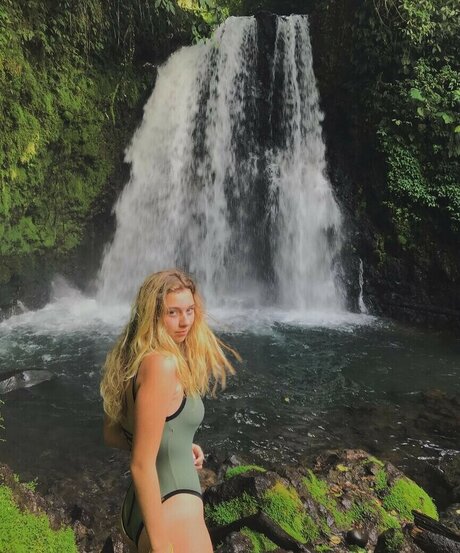 Nursevirg high quality star photos