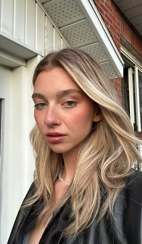 Nursevirg nude model gallery