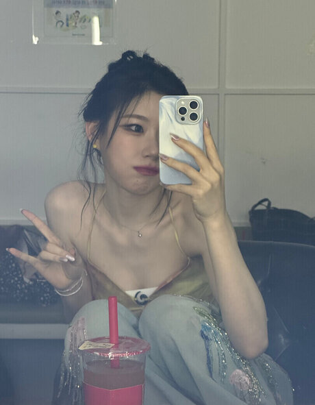 Chaeryeong naked star photos