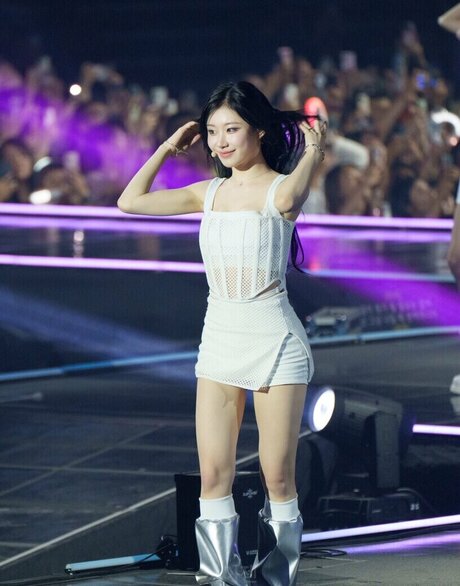 Chaeryeong star beautiful image