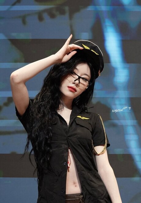 Chaeryeong sexy model img