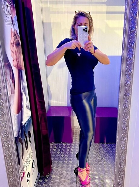 LetzBimbo model adult pics