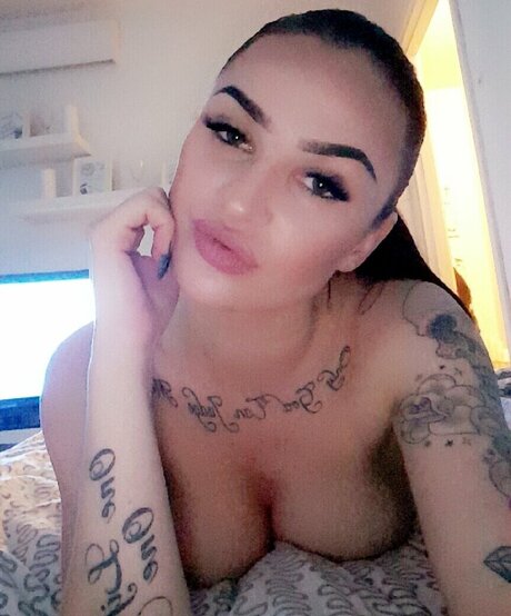 Laine Bruce model gallery