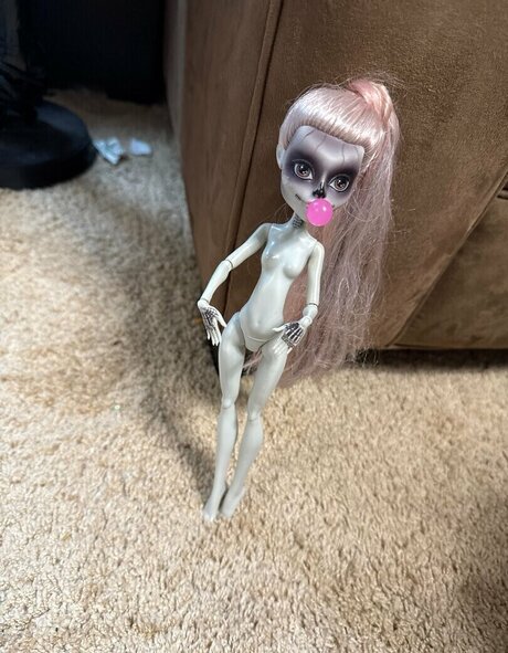 Zombie Doll free star img