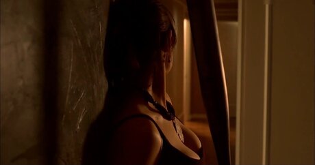 Emily Deschanel nude model images