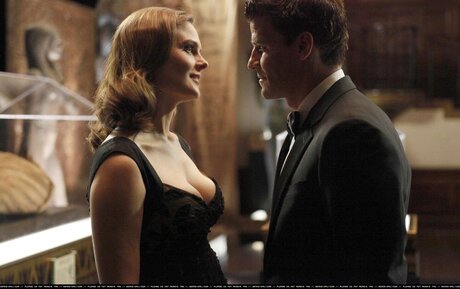 Emily Deschanel actress photo