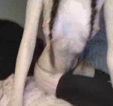 Strwberrymilk model pretty pictures