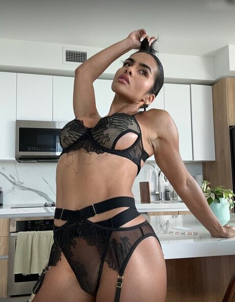 Priscilla Aqilla model free img