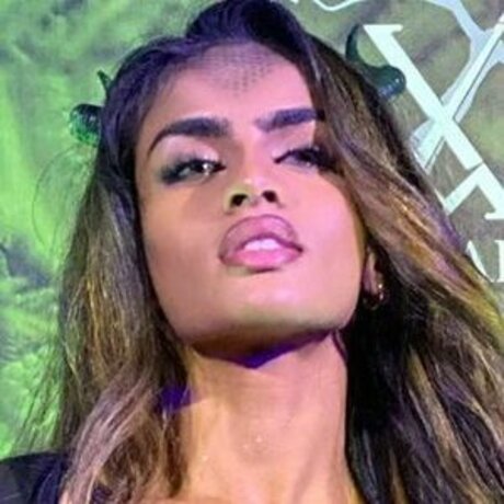 Priscilla Aqilla exclusive star pics