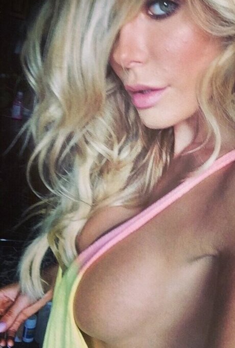 Crystal Hefner erotic model pic