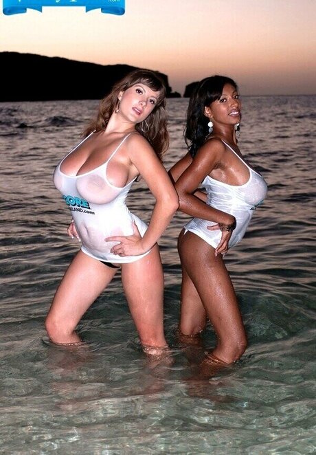 Lil Chica naked actress photos