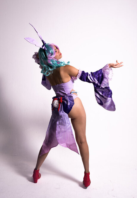 Bessy Q pornographic star pictures