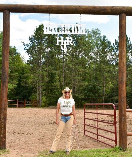 amandaayala model perfect image