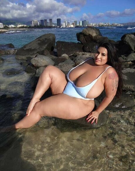 Sofia Rose naked actress photos