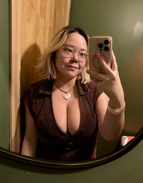 bingsuccino model beautiful pictures