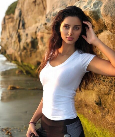 Mahlagha Jaberi perfect pornstar photos