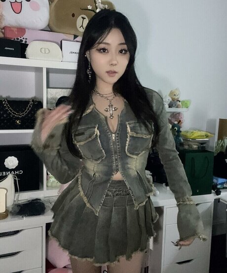 Hanavocado model erotic image