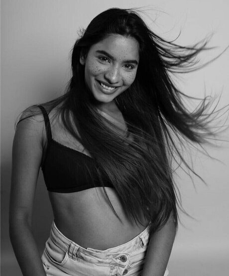 Aurora Sinclair sex pornstar image