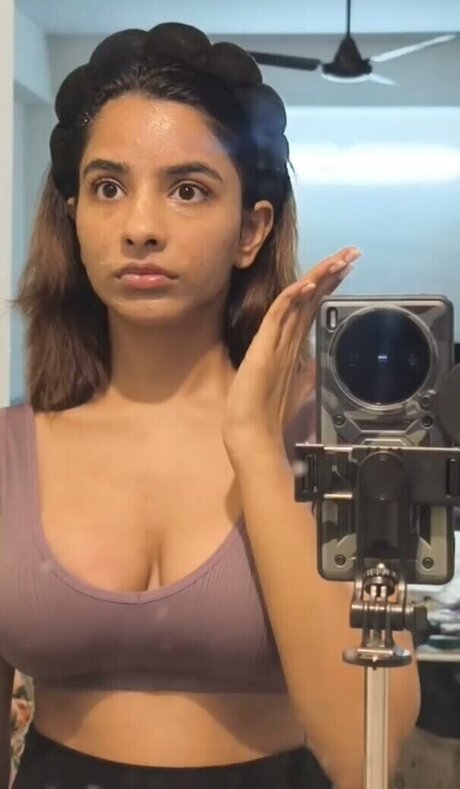 Aurora Sinclair pretty star pics