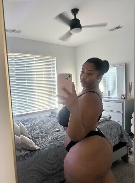 shesjuicy model pretty pic