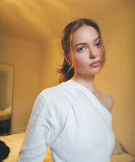 Robee Breevaart star beautiful picture