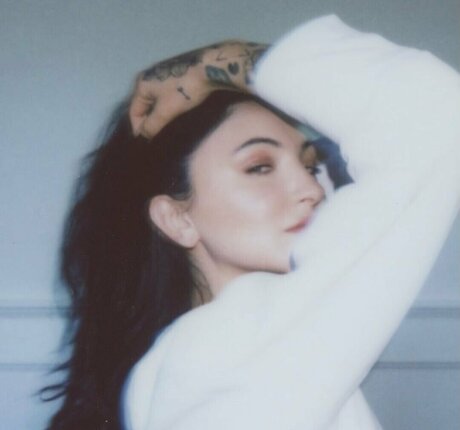 Julia Michaels art star photo