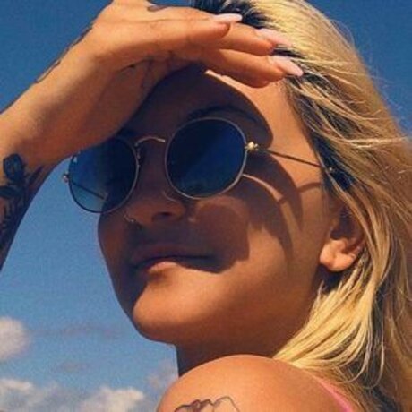 Julia Michaels nice actress img