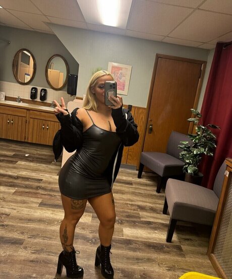 Ivy Malibu star sexy archive