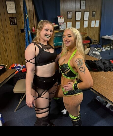 Ivy Malibu model pornographic pictures