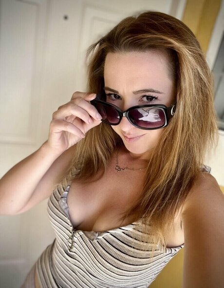 Sharon Kimberly model art galleries