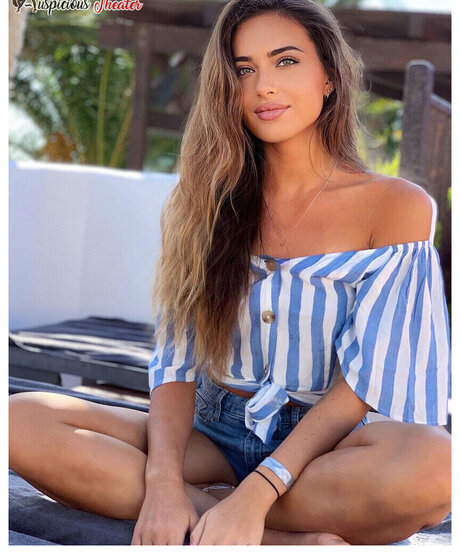 Izabela Ion star art pic