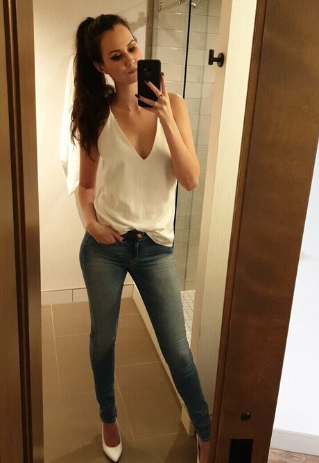 Sydney Watson nudes model gallery