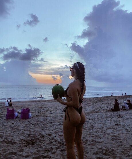 Alohalaia model art pic