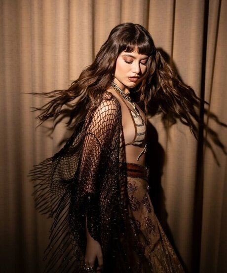 Sofia Reyes star sexy pics