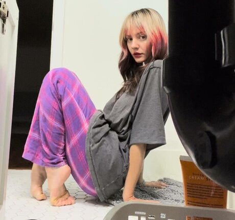 Dora Jar top star galleries