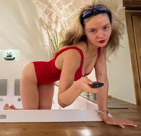 Dora Jar exclusive actress img