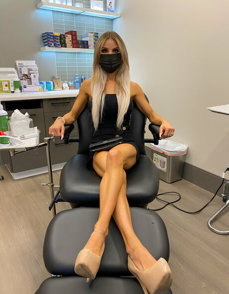 AutumnDoll hot pornstar photo