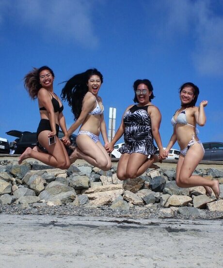 Allison Yellow model pretty picture