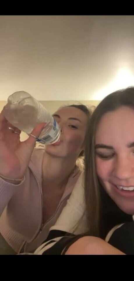 Beez ASMR erotic star pictures