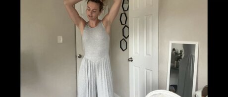 Beez ASMR exclusive pornstar archive