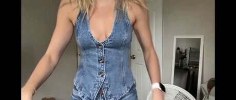 big oiled tits onlyfans hot porn pic