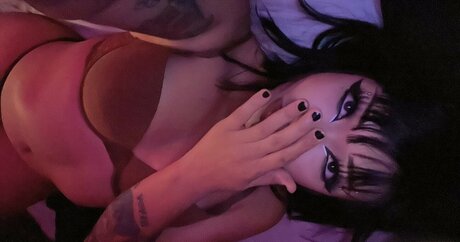 Sarynthia model adult gallery