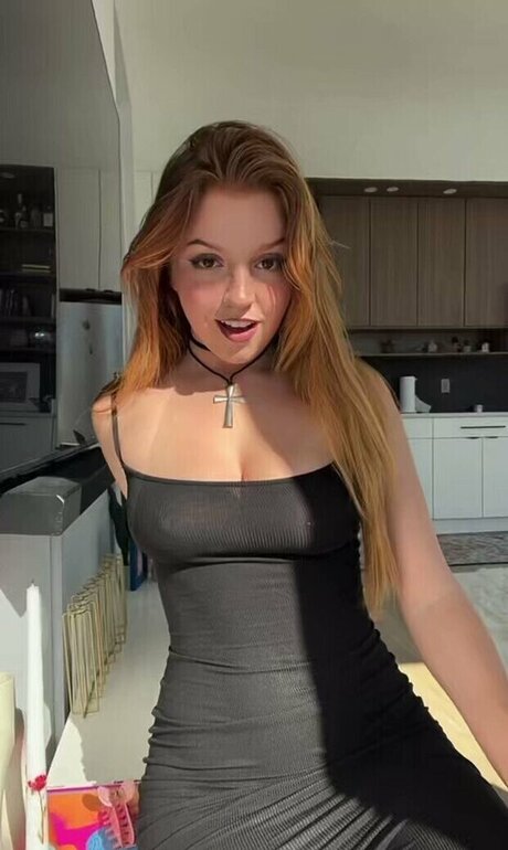 Roux Roux adult model gallery